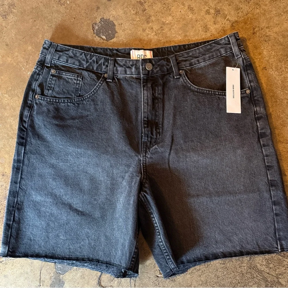 NWT BDG TORI MID RISE DENIM JORT, WASHED BLACK, WOMENS, SIZE 34
